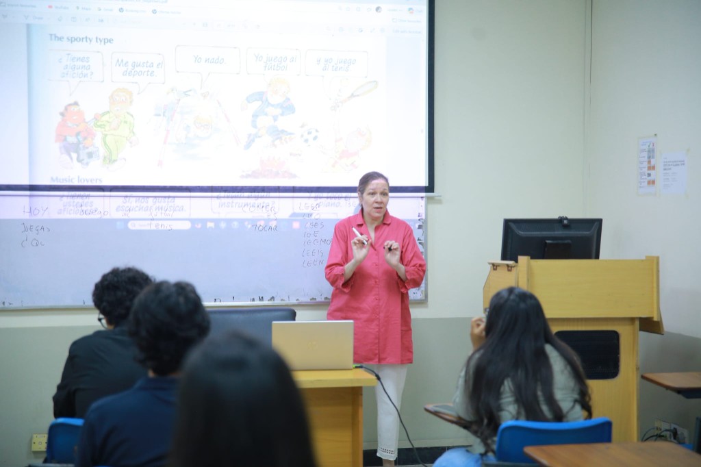 Nuria Medel teaching Spanish in the classroom